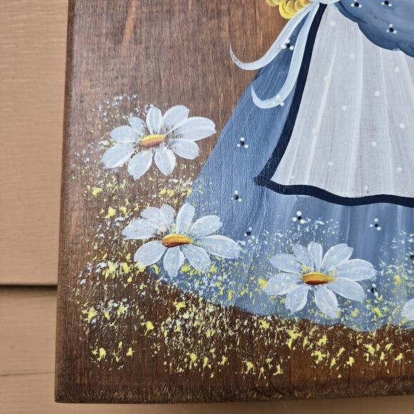 Vintage Hand Painted Folk Art Daisy Amish Lady Welcome Friends Cutting Board - Picture 2 of 11
